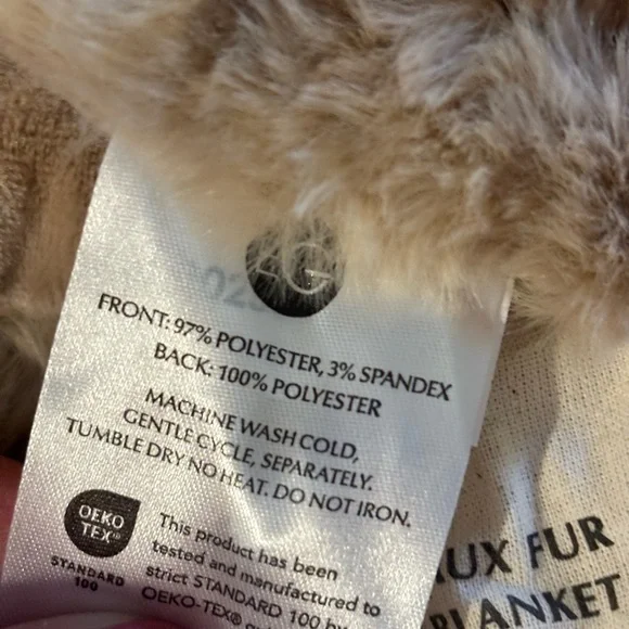 EVERGRACE Faux Rabbit Fur Throw Blanket 60x80 Beige Plush Reversible Velvet - Picture 8 of 15